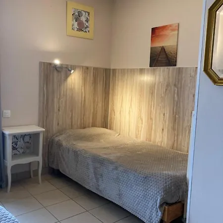 Lejlighed Domaine De Meslay, Avec Salle D'eau Et Wc *