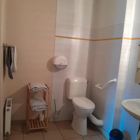 Domaine De Meslay, Avec Salle D'eau Et Wc