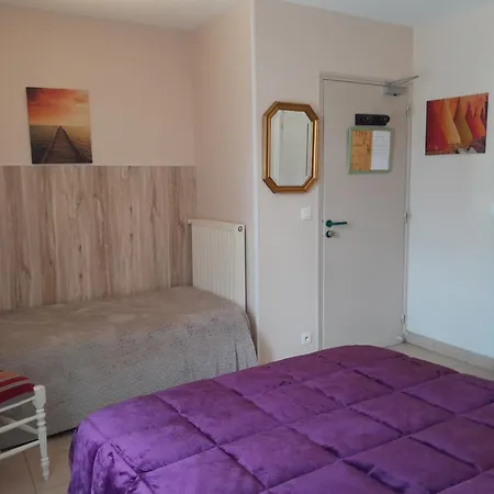 Domaine De Meslay, Avec Salle D'eau Et Wc *