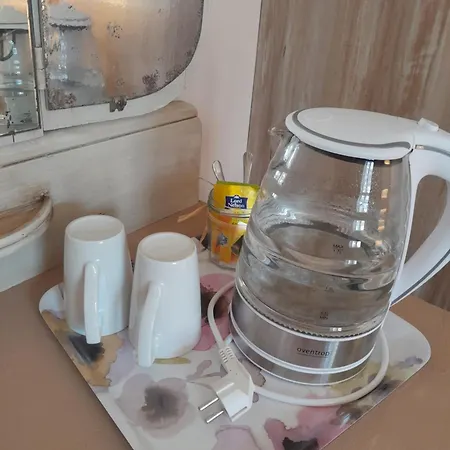 Domaine De Meslay, Avec Salle D'eau Et Wc