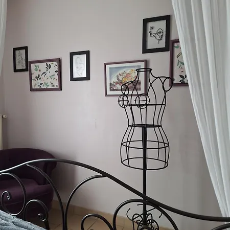 Domaine De Meslay, Avec Salle D'eau Et Wc