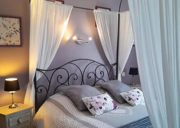 Domaine De Meslay, Avec Salle D'eau Et Wc Daire