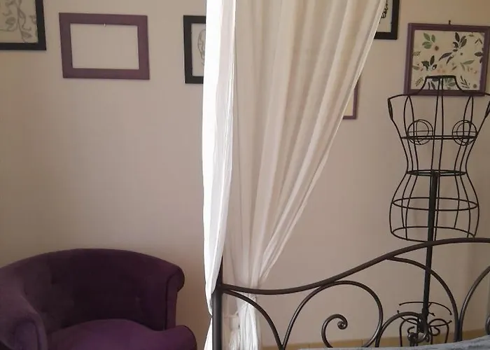 Domaine De Meslay, Avec Salle D'eau Et Wc Daire *