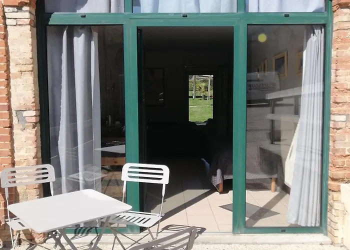 Domaine De Meslay, Avec Salle D'eau Et Wc *