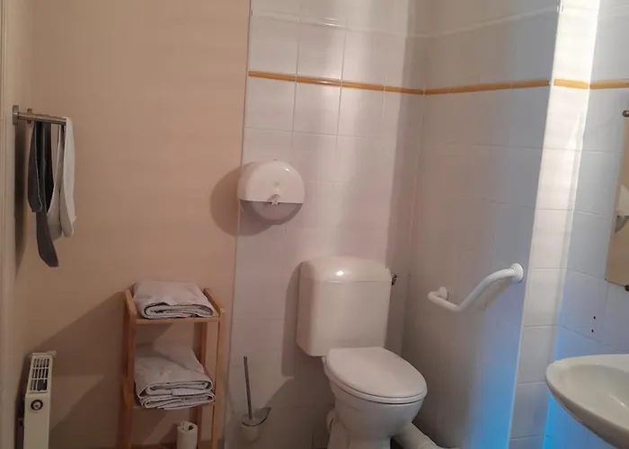 Domaine De Meslay, Avec Salle D'eau Et Wc