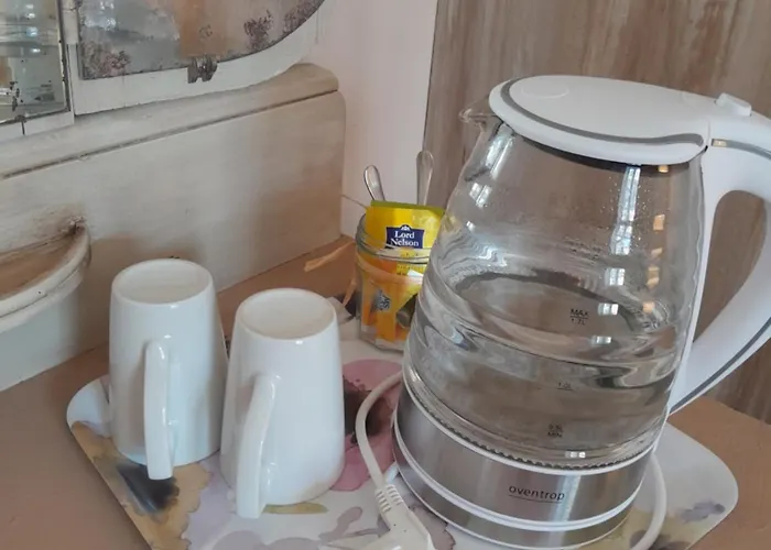 Domaine De Meslay, Avec Salle D'eau Et Wc