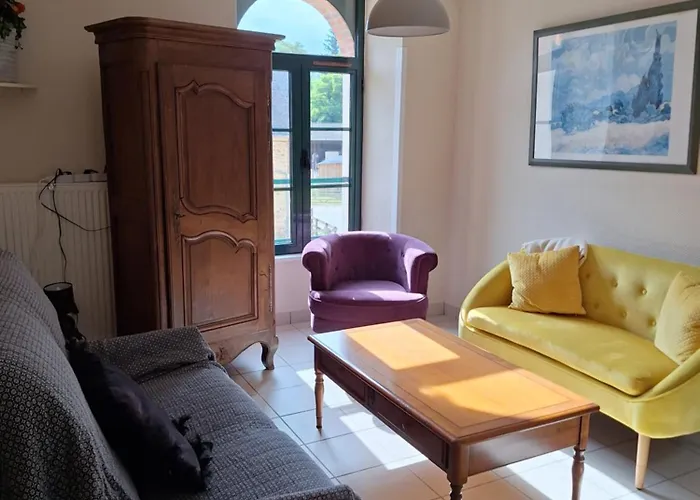 Domaine De Meslay, Avec Salle D'eau Et Wc *