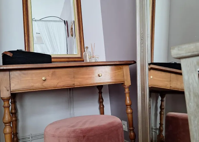 Domaine De Meslay, Avec Salle D'eau Et Wc Daire *